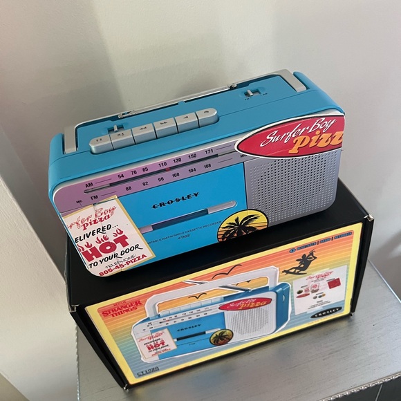 Stranger Things Season 4 Crosley Cassette Player, Bluetooth and Radio - Picture 2 of 7